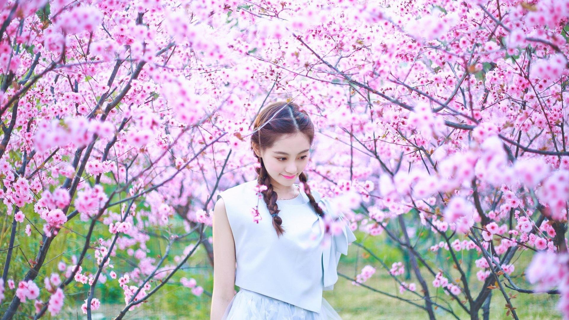 足球热潮席卷,女足影响力扩展,女足上热搜